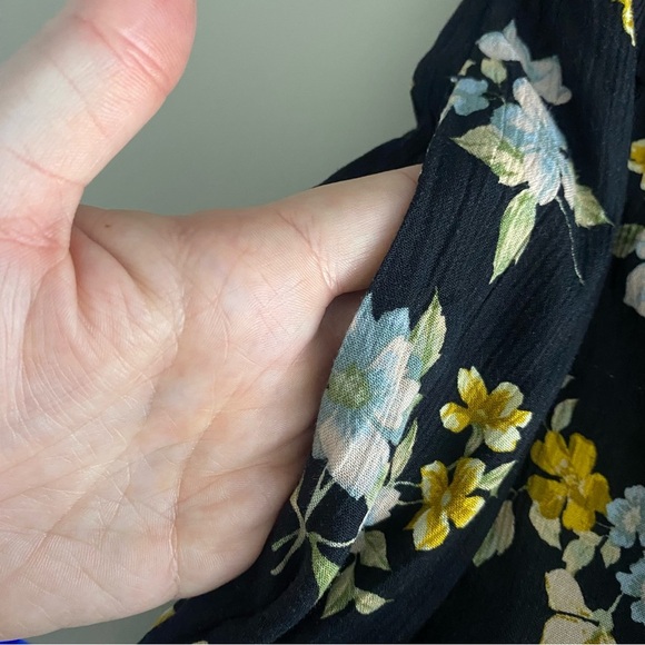 American Eagle Short Sleeve Wide Leg Jumpsuit Medium Black Yellow Blue Floral - Picture 12 of 13